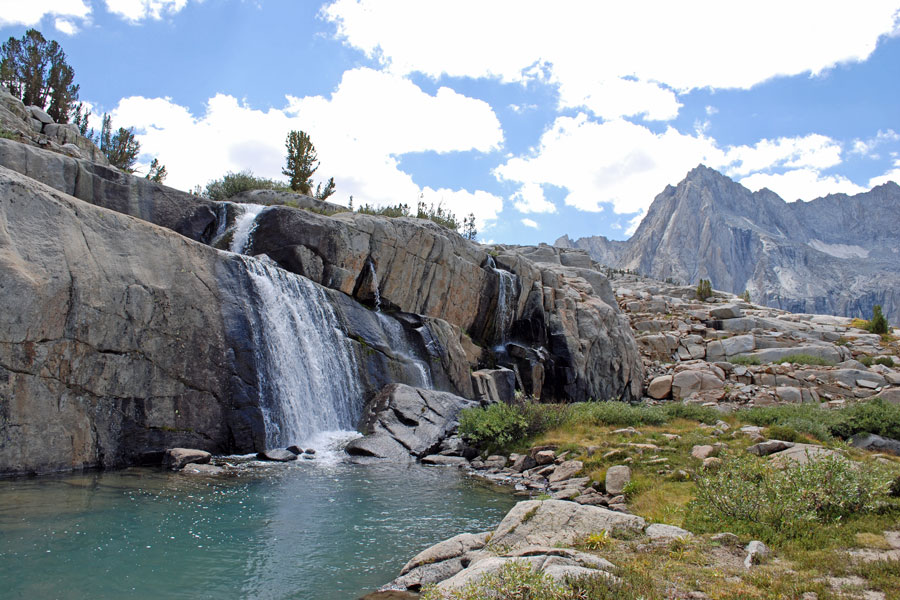 Sabrina Basin waterfall, Caifornia